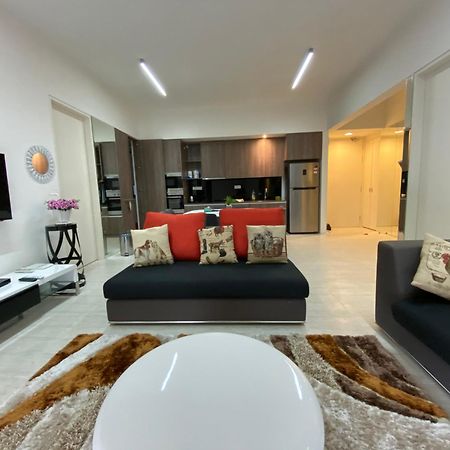 By The Sea @ Cozy Beachfront Home Batu Feringgi Ngoại thất bức ảnh