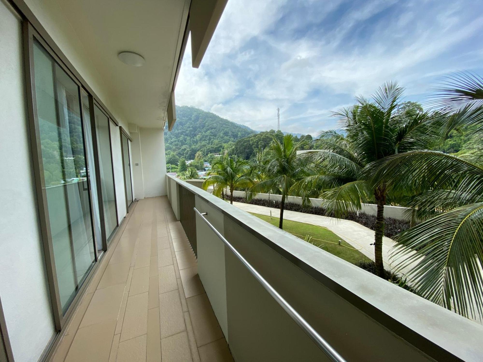 By The Sea @ Cozy Beachfront Home Batu Feringgi Ngoại thất bức ảnh